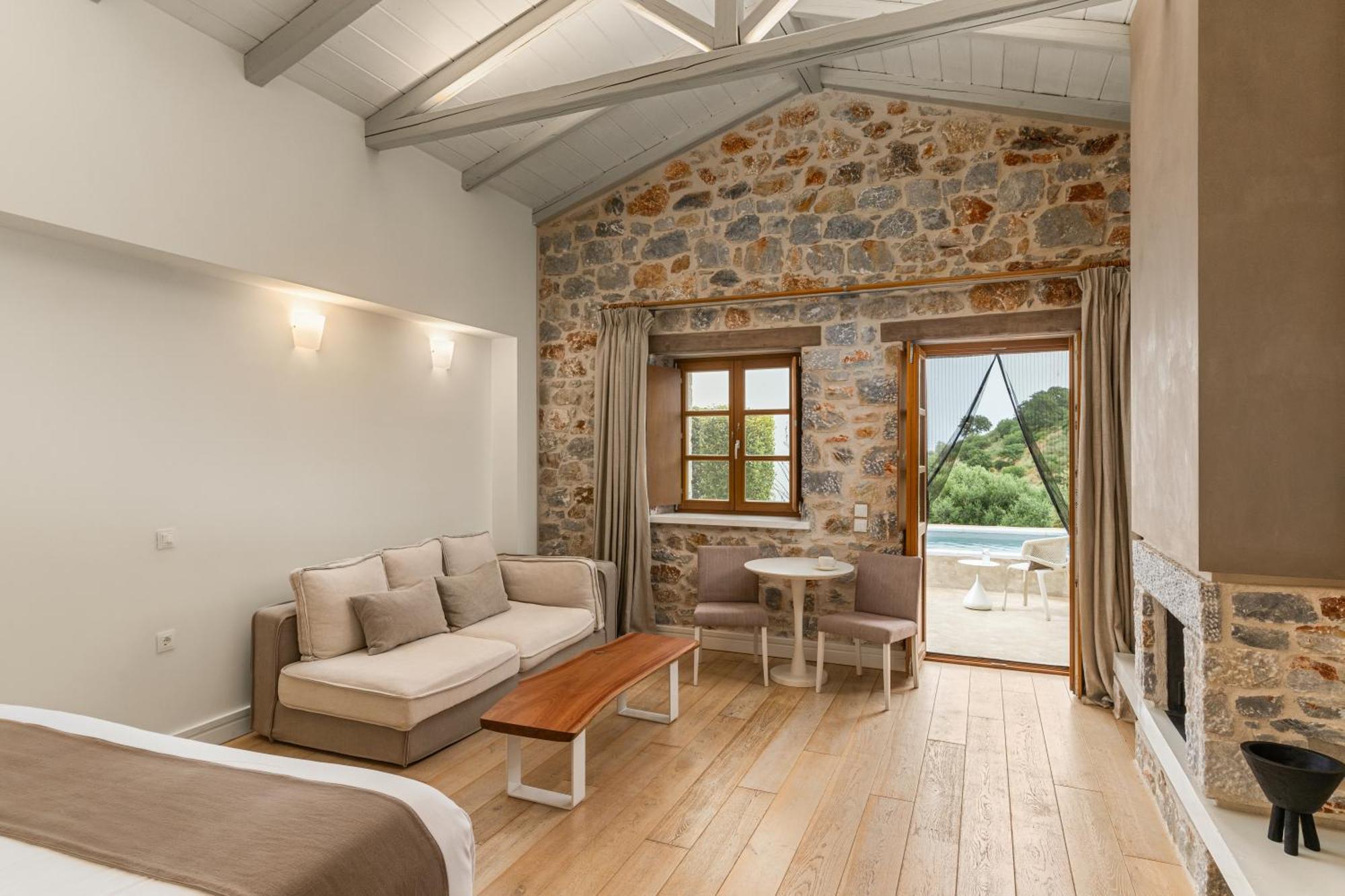 100 Rizes Seaside Resort- Small Luxury Hotels Of The World Kalivia  Номер фото